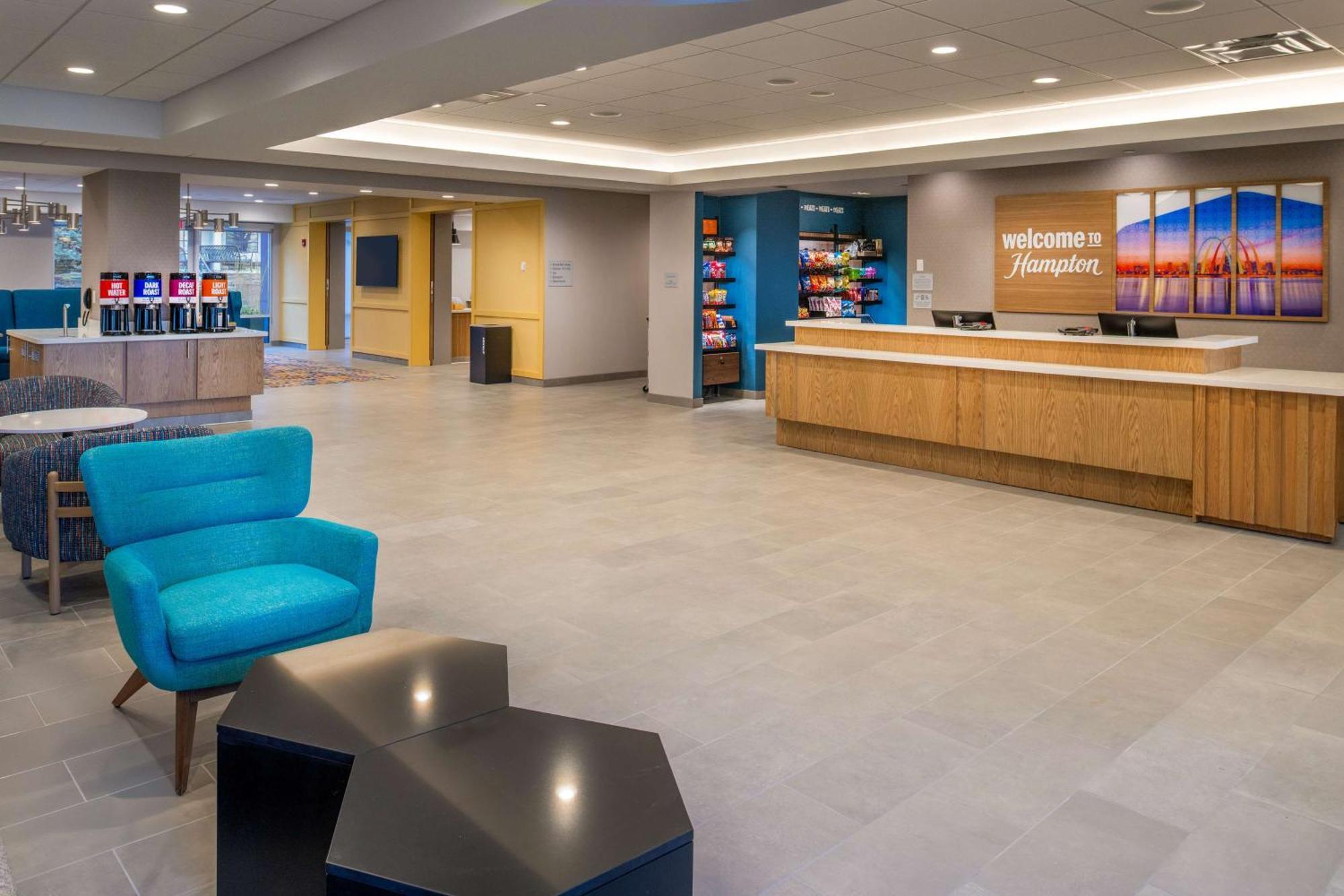 Hampton Inn By Hilton St Louis Airport Woodson Terrace Экстерьер фото