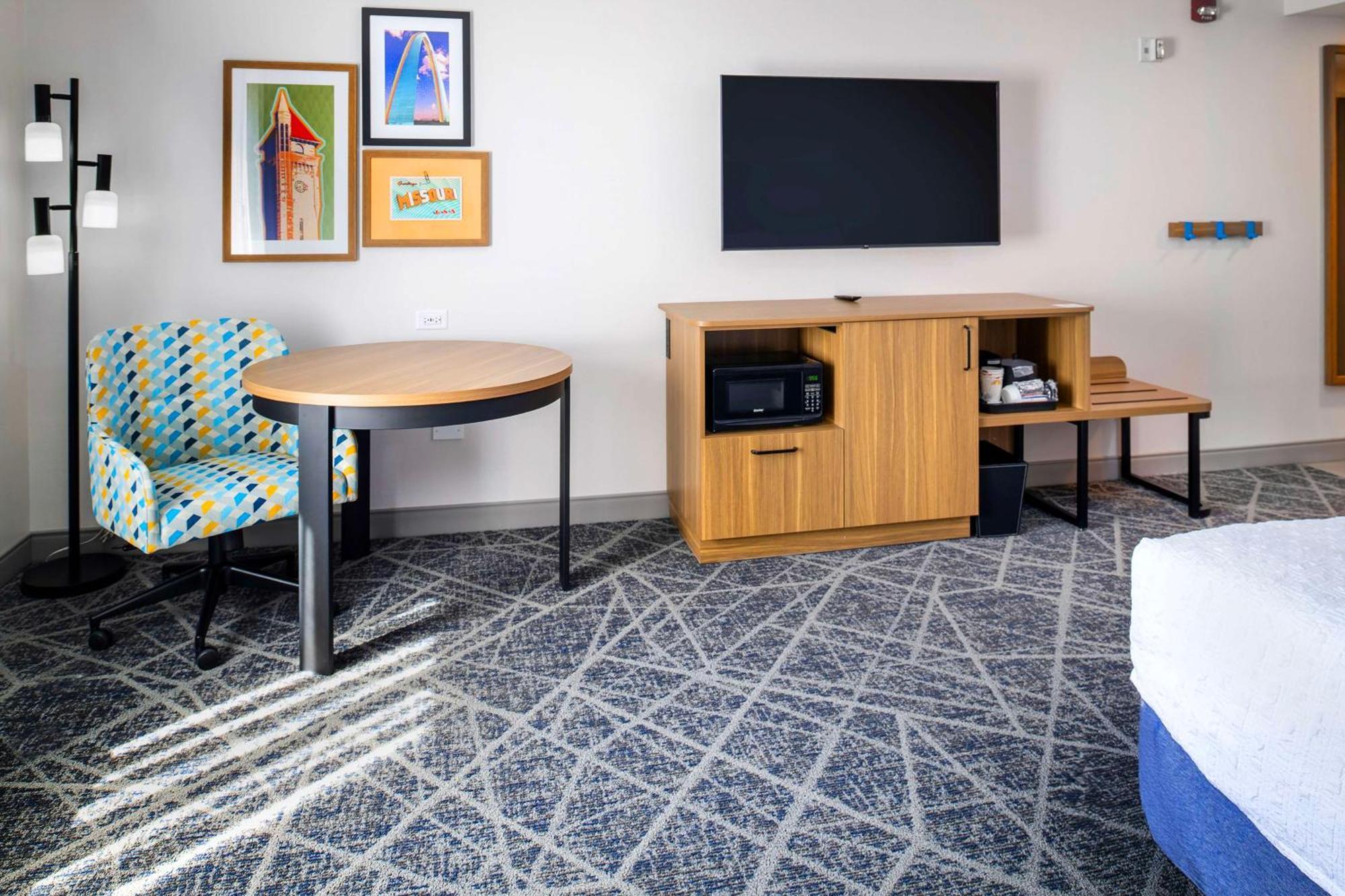 Hampton Inn By Hilton St Louis Airport Woodson Terrace Экстерьер фото