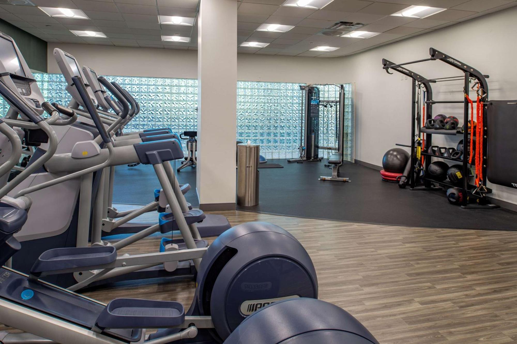Hampton Inn By Hilton St Louis Airport Woodson Terrace Экстерьер фото