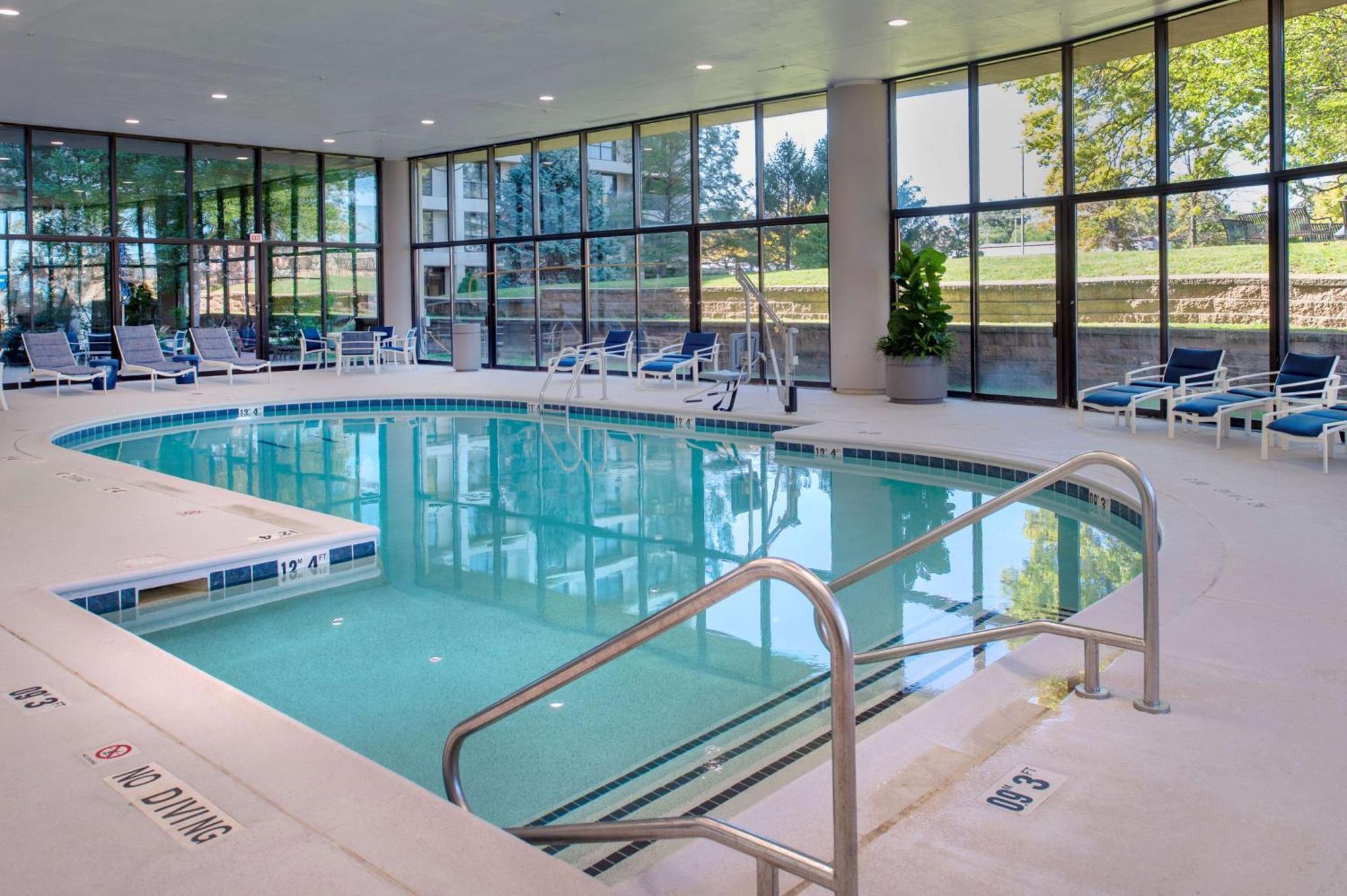 Hampton Inn By Hilton St Louis Airport Woodson Terrace Экстерьер фото